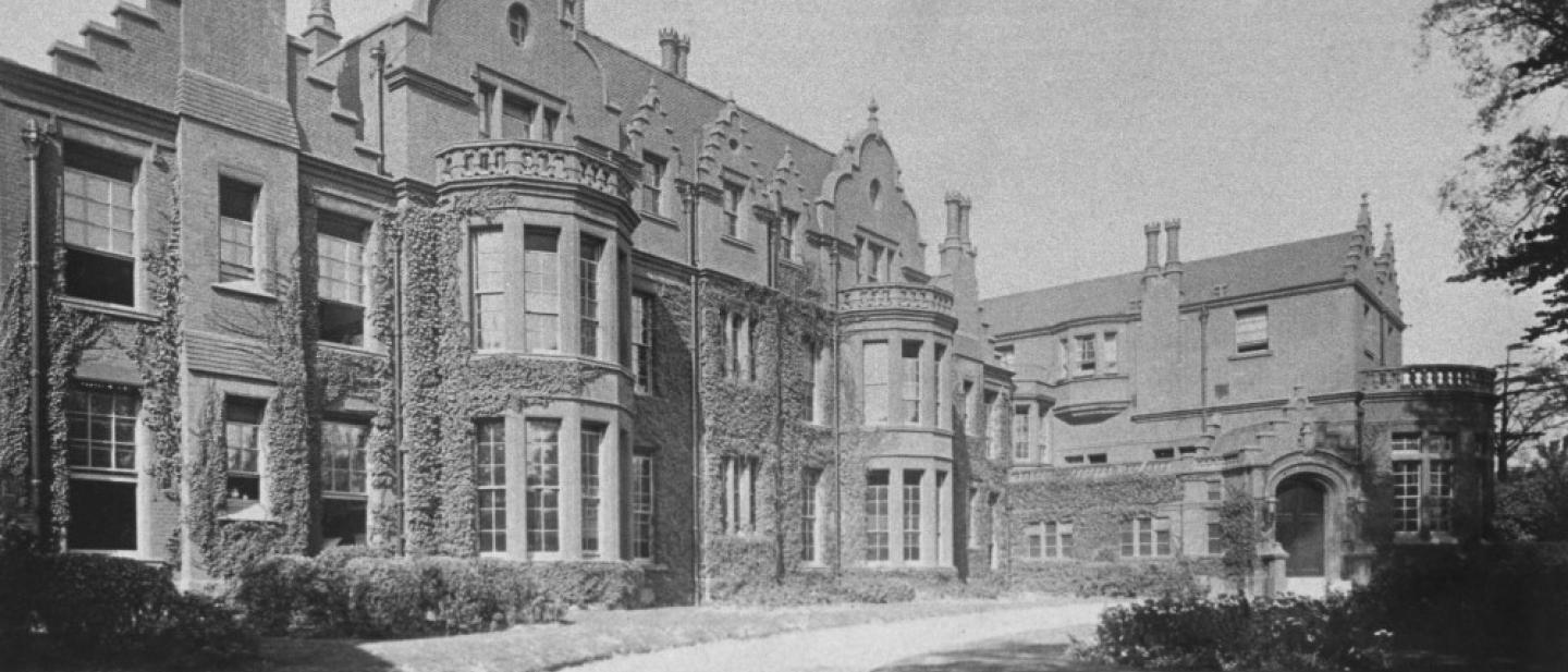 Black and white photography of the Jewish Home and Hospital in Haringey