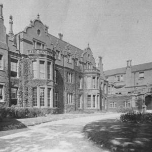 Black and white photography of the Jewish Home and Hospital in Haringey